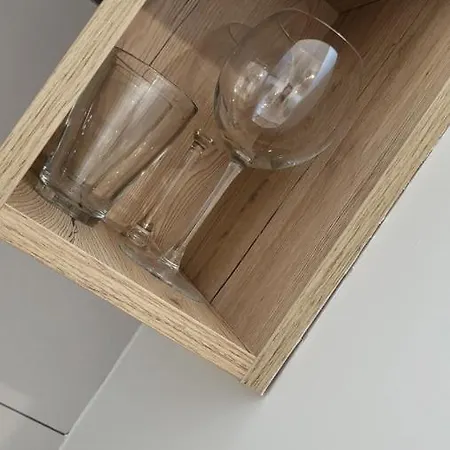 Di Fronte All'ospedale *